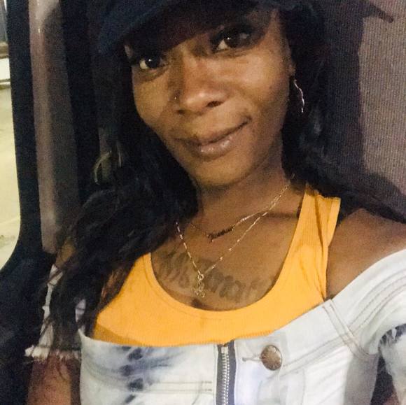 Meet your Posher, Martina - Picture 1 of 1